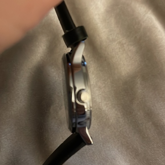 **SOLD ELSEWHERE** Casio - Silver Watch w/ Black Band - Picture 14 of 14